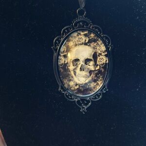 Skull necklace